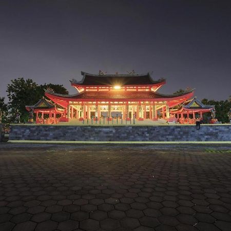 뉴 미라 호텔 세마랑 외부 사진