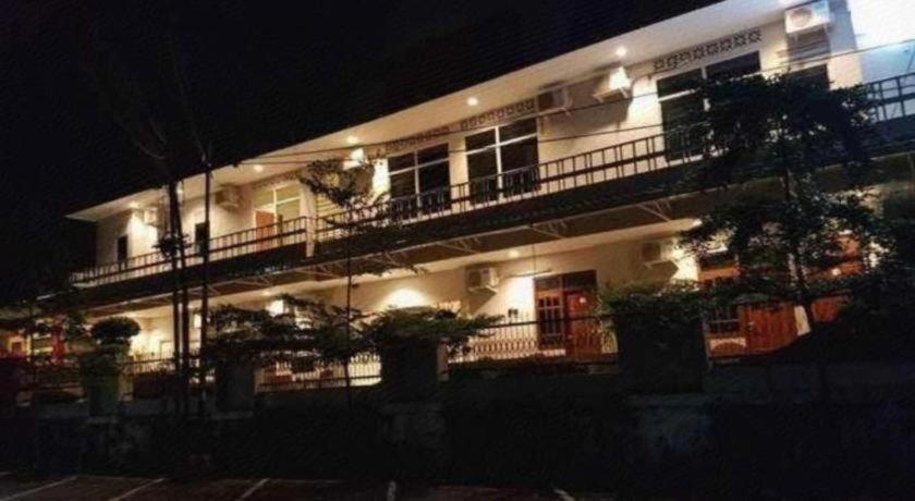 뉴 미라 호텔 세마랑 외부 사진
